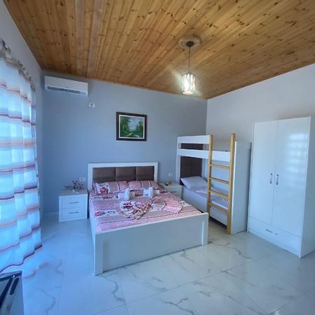 Vila Rafael Sarande Luaran gambar